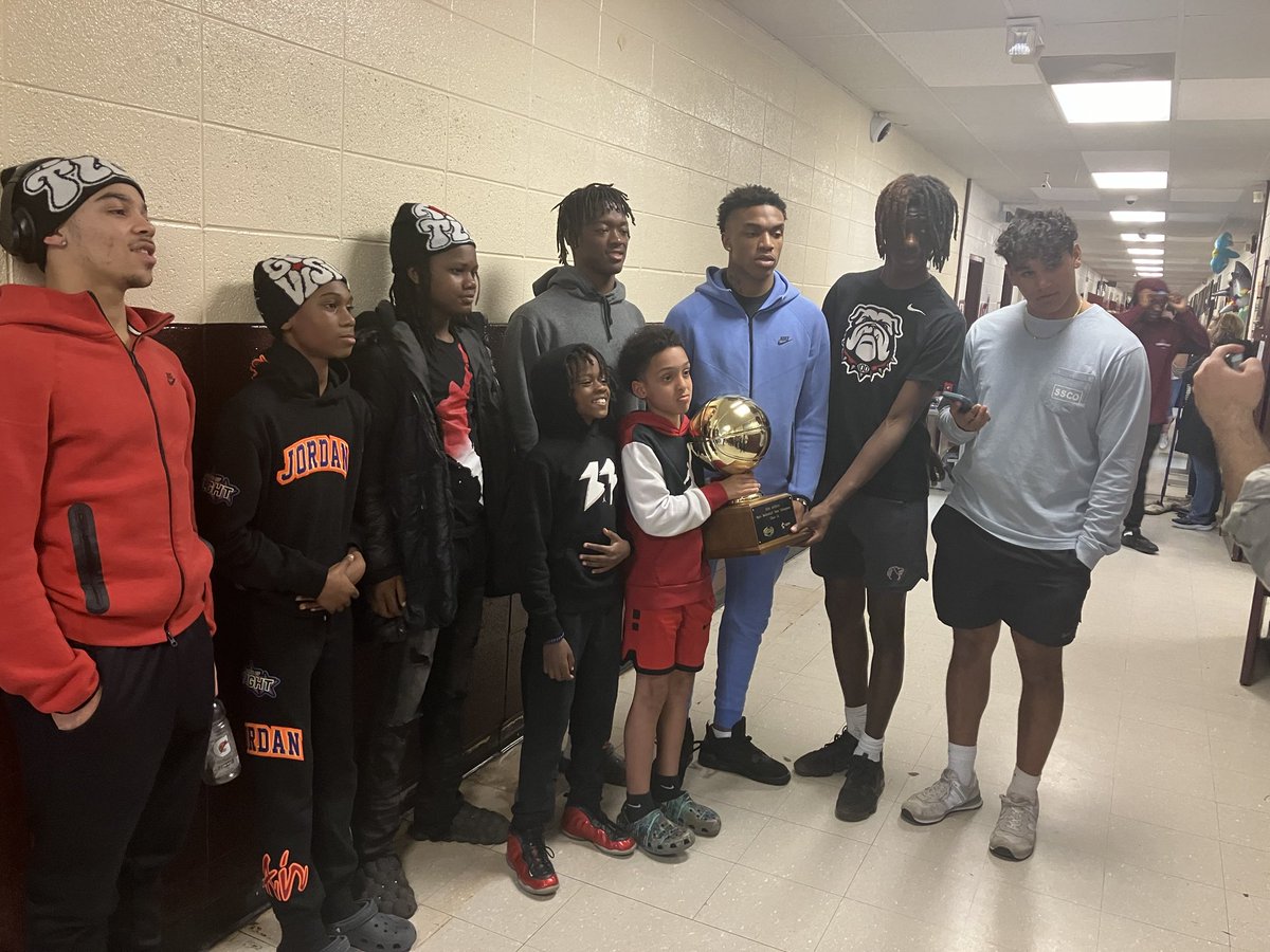 BiggersvilleBKB's tweet photo. Current State Champions With Our Future State Champions!! #biggbuilt https://t.co/Tzl24PPD2z
