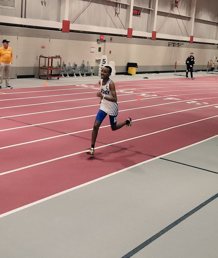 Run_PHS's tweet image. Yonas with the 800! Representing Perry well!!!