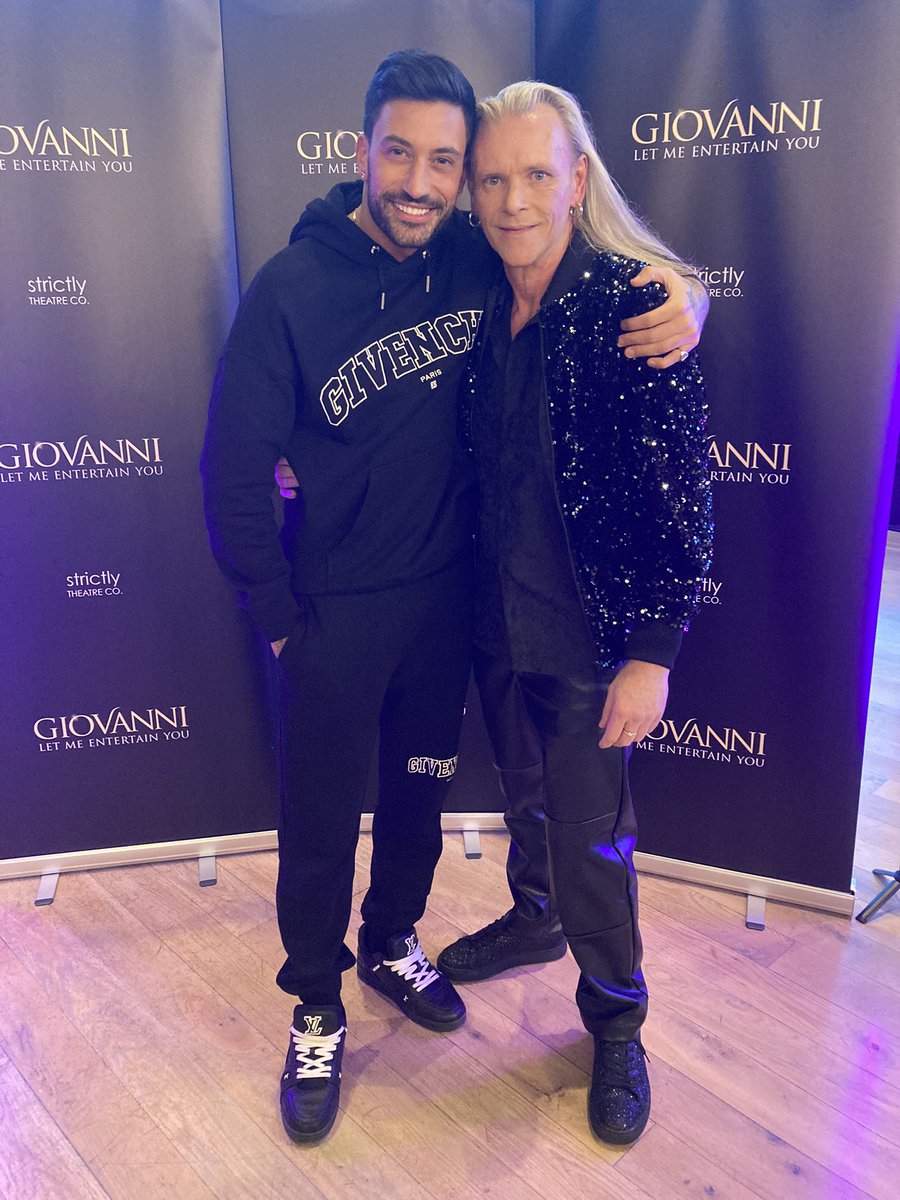mikegosullivan's tweet image. .@pernicegiovann1 .@bbcstrictly .@STheatreCo a true gent as always