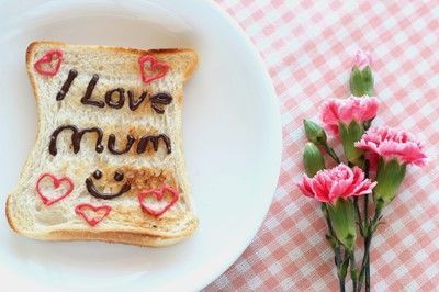 So, what are some different things to do on Mother’s Day? Motherhood Diaries has come up with an article containing 39 creative Mother’s Day ideas that I suggest you put forward to your partner and little ones, so they can take a hint buff.ly/3gUdpHK