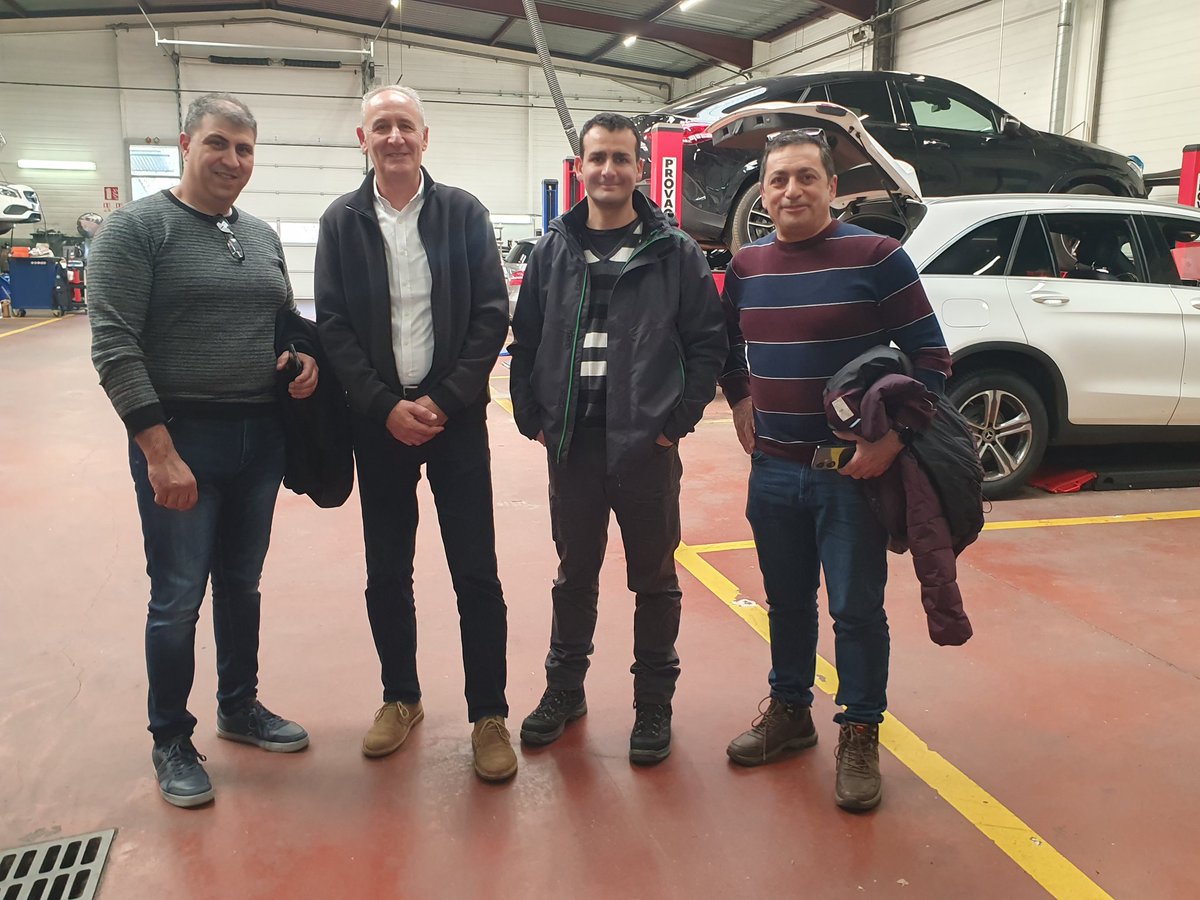 Fin de la mobilité pour les enseignants maltais avec une visite de la concession Mercedes Benz du groupe Chopard à Besançon .S'ensuit une visite incontournable de la ville.
Have a safe trip back to Malta .
See you soon.