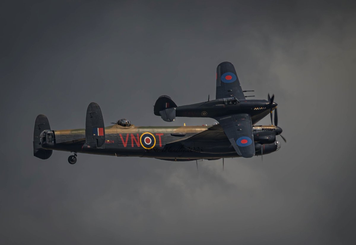 steve616h's tweet photo. Soon be time for a bit more of this. @RAFBBMF  #lancaster #hurricane #bbmf #RAF #RAFConingsby #Aviation #aviationphotography https://t.co/ziYROZYIPO