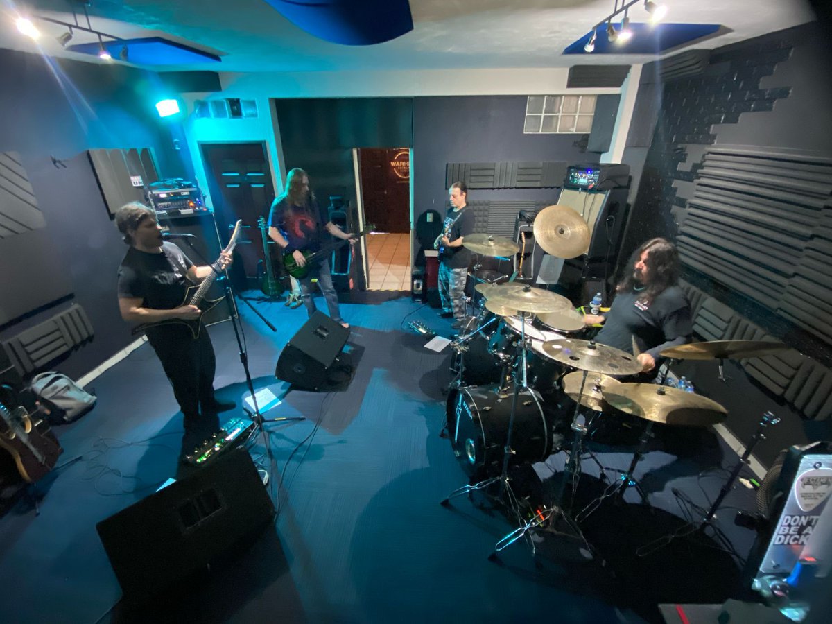 deathtoallmusic's tweet photo. Rehearsals!
Let The Metal Flow🤘
#letthemetalflow #deathtoall #genehoglan #stevedigiorgio #bobbykoelble #maxphelps #death #chuckschuldiner
#ckconcerts #reversedrecords https://t.co/xbTwn7dOXz