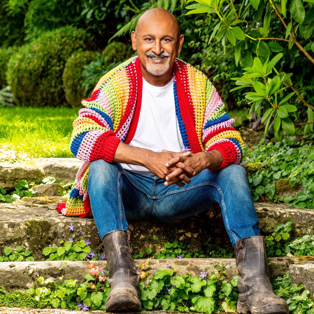 CwllGardenSoc's tweet photo. On @worldbookdayuk, we announce that @Manoj_Malde, garden designer and presenter of Your Garden Made Perfect, will declare our 2024 Spring Flower Show open and talk about his new book, Your Outdoor Room, @thequartogroup
https://t.co/BDyt5SNQv1
#SpringFlowerShow #Cornwall https://t.co/FVIjxbqeY3