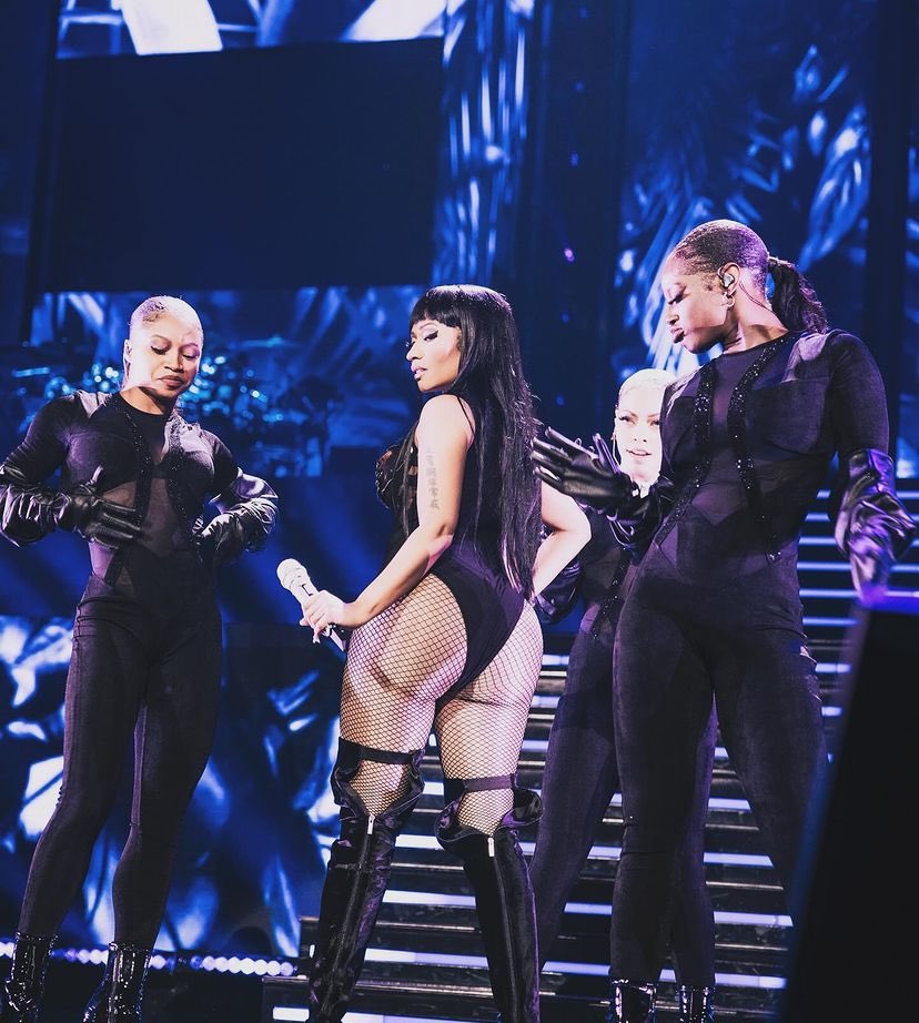 goncostya22's tweet photo. Those Lewsers on the wrong side of history....while I'm about to witness The greatest Female Rapper of all time Live!!! Who wanna play with Nicki 🤣🤣😜 #GagCityWorldTour #IssaFact #QueenofRap https://t.co/C4O1O7yNzx