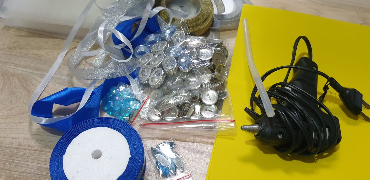 catty_bee's tweet photo. So.. I just bought Furina cosplay. But the accessories is not that complete so I try to do some crafting and add more.

#Furina #Genshinlmpact #cosplay #crafting https://t.co/BvxOiDKtYb