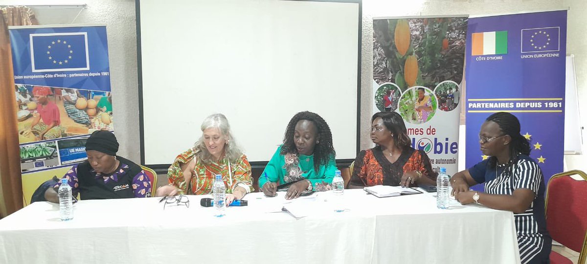 francescaDM_EU's tweet photo. En prélude à la #JIF2024 panel-débat-écoute ce matin avec un groupe de femmes courageuses et déterminées qui font avancer l’agenda de l’égalité. Ingrédients clés:
> éducation des filles 
> accès aux financements 
> entraide 
> confiance en soi!
L’#UE est à vos côtés, les 365 j! https://t.co/ywgPy6PPg3