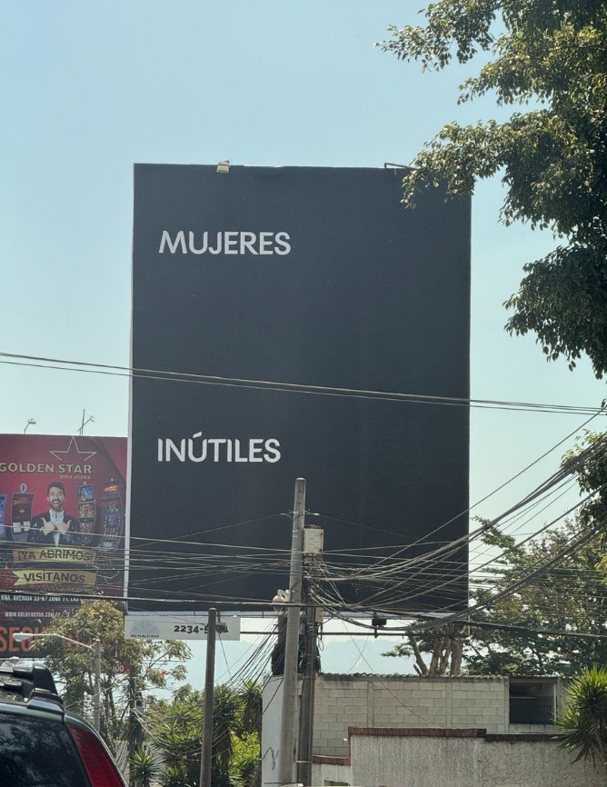 Este tipo de publicidad que agrede y humilla a nuestras vecinas no es apropiada y no es tolerada, aunque pueda tratarse de una campaña de expectativa por el #8M el mensaje es erróneo. 
Las mujeres, así como los hombres de nuestra ciudad merecen ser tratados con respeto y