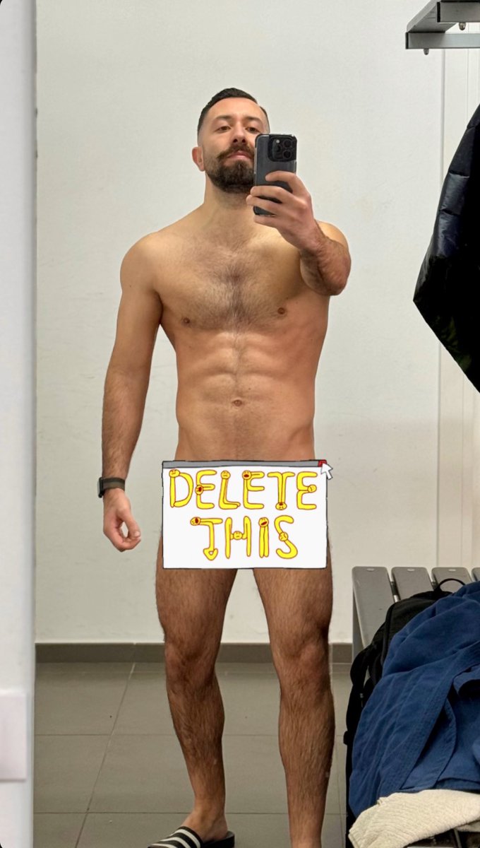 onlyfrascl's tweet photo. Cosa ci sarà sotto il “delete this”? RT e lo scoprirai 😛 https://t.co/8DT0PIqY3Q