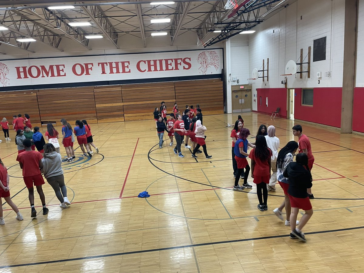 PE_Moser_62's tweet image. 8th Graders following the call from the great Bob Ruff square dancing! @62schools #62learns #62united #squaredance #BobRuff