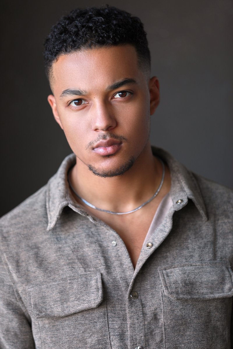 Sending our best to Joshua John for the opening night of 'Romeo and Juliet' at @The_Globe! #JoshuaJohn #ShakespearesGlobe #RomeoAndJuliet #OpeningNight