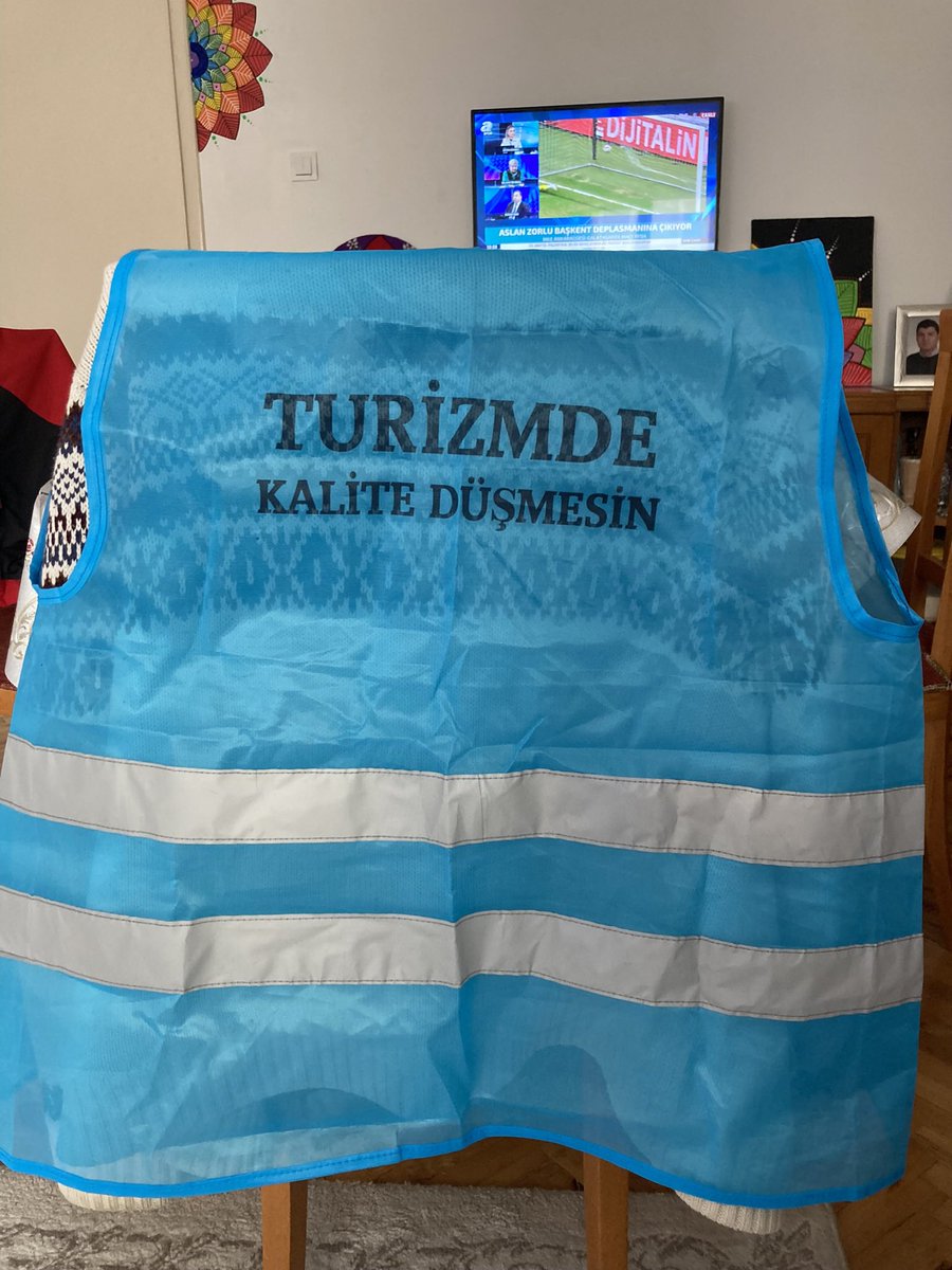 cnulusoy48's tweet photo. Turizm gelirlerin artmasında biz rehberlerin emeği çoktur. Bu emeği görmezden gelemezsiniz 
#RehberTurizminDeğeri https://t.co/CN6yDV2FIA