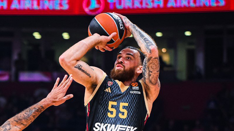 courtside_talks's tweet photo. Mike James becomes ALL TIME Top Scorer in the Euroleague against Crvena Zvezda scoring his 12th point in the game! 
#Euroleague #MikeJames #monacobc #crvenazvezda #euroleague @TheNatural_05 https://t.co/UaXjkrayIE