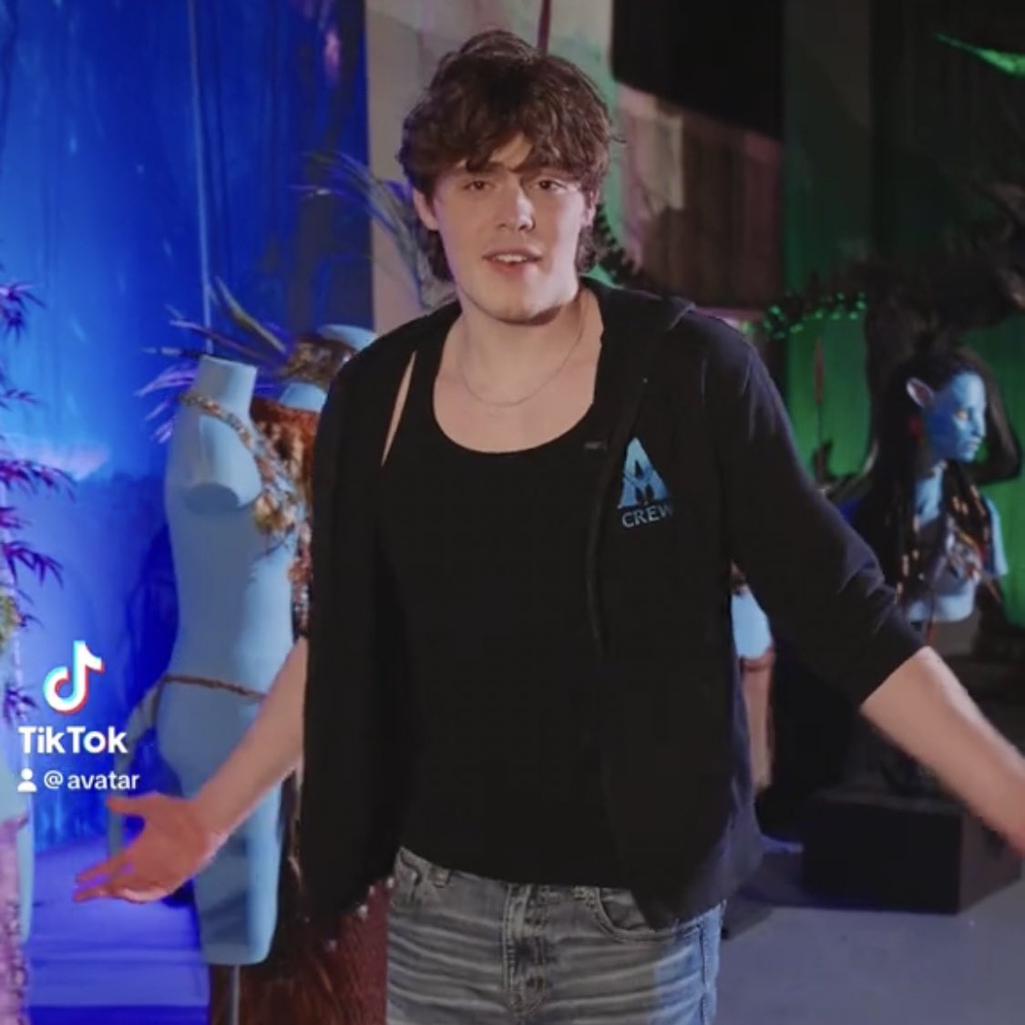 jackcthinker's tweet photo. his name is jack champion, of course he’s wearing skinny jeans and a black shirt. https://t.co/nKSlUS00nR