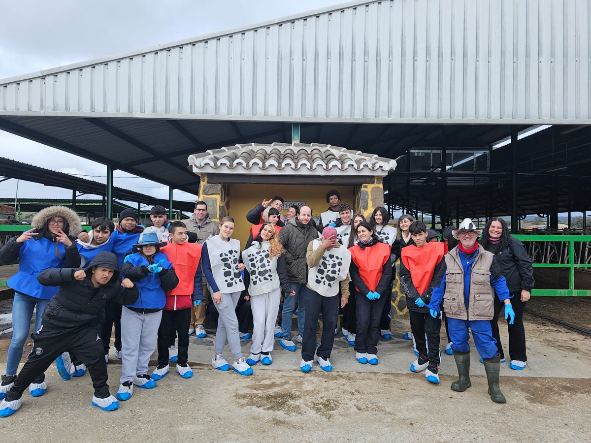 ¡DESAYUNOS SALUDABLES!
Seguimos transmitiendo nuestros valores y la importancia del sector.
La sociedad vive de la ganadería y agricultura. 
¡HAY QUE CUIDARLA!