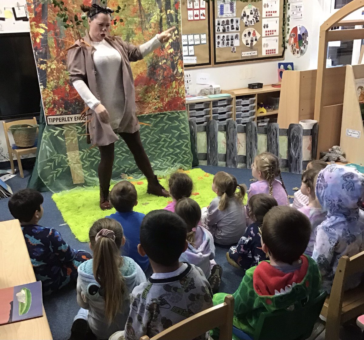 EastWhitbyPA's tweet image. Fabulous storytelling from Fiona @feeorg today. Thank you so much for bringing your story to life for us and for helping us to get into role as a hedgehog too. #eastwhitbyreading #eastwhitbypersonaldevelopment #eastwhitbyeyfs #WorldBookDay2024