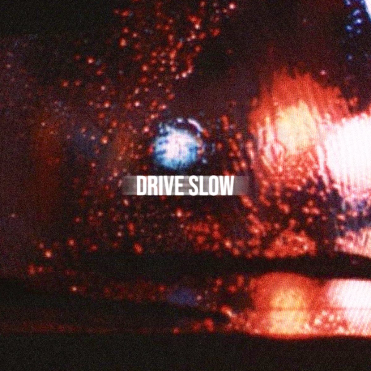 'drive slow' playlist updated 🫥 listen here : open.spotify.com/playlist/3rNVI…