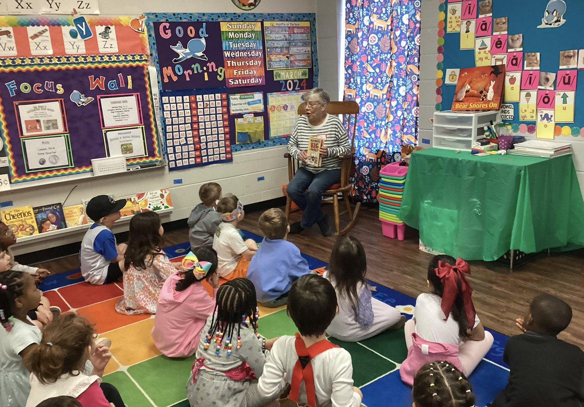 Huge thank you to our Community Readers for coming to make our day super special yesterday!!! Grammy was a real hoot. #SimplytheBESt