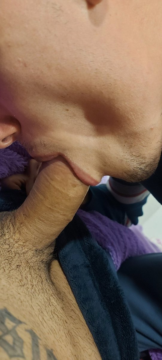Esse já caiu de boca no meu pau pra dar aquela aliviada 💦 😌
