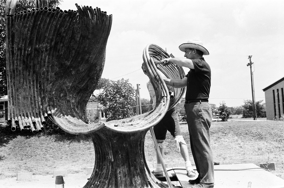 Happy birthday to the legend Harry Bertoia! His legacy and work continue to inspire and bring joy to all of us! 🥳

#harrybertoia #harrybertoiafoundation #birthday #artist #art #sculpture #metalwork #legacy #influential #midcenturymodern