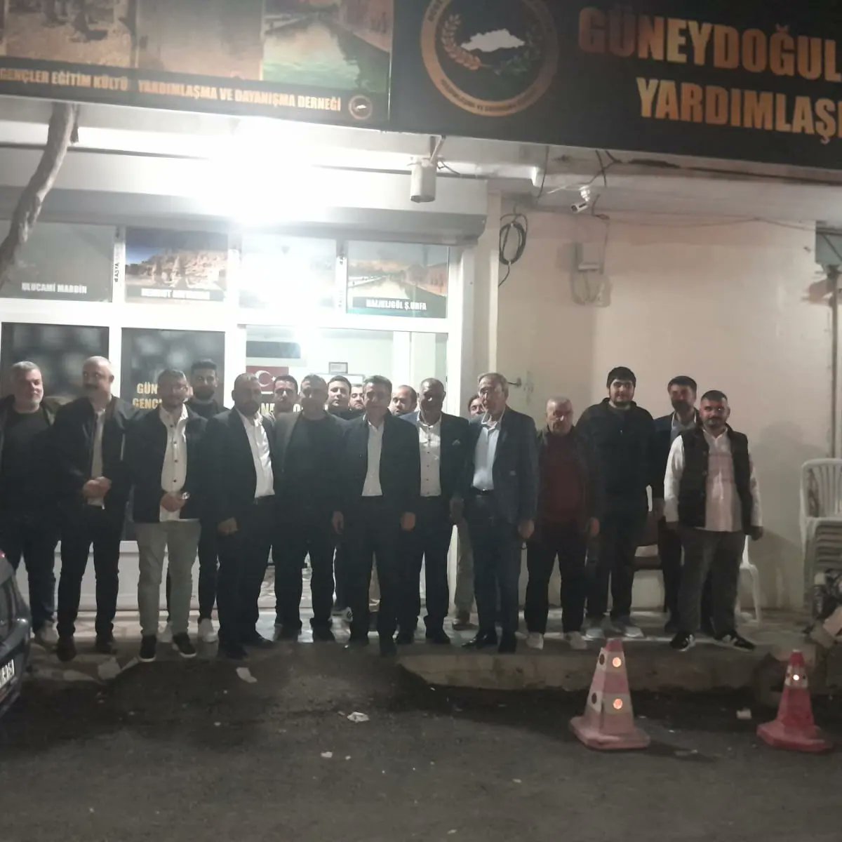 Güneydoğulu Gençler Eğitim , Kültür ve Yardımlaşma Derneğinin misafiri olduk.Dernek başkanı Sayın Ömer Alak ve değerli üyelerimize teşekkür ederiz.

Ayrımcılık yapmadan, şeffaf hizmet ve istihdam oluşturacağız. Yüreğir’e özlenen hizmeti biz getireceğiz
📍 Anadolu mahallesi,