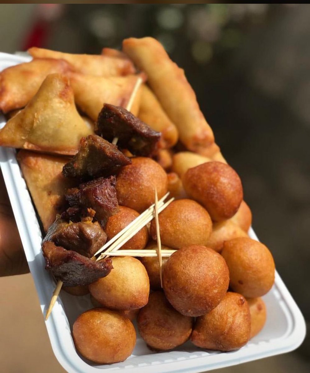 Tomorrow is IWD 🎉🎉 #InternationalWomensDay Will be giving out 2 trays of small chops to 2 beautiful ladies 🥰🥰🥰 Will pick at random.. And guys buy a tray of small chops for that beautiful woman in your life ❤️❤️❤️ #AbujaTwitterCommunity Please RT