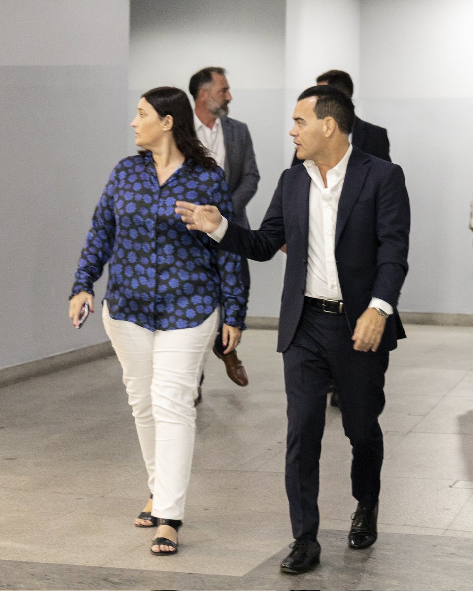 marcerodio's tweet photo. Recibimos a la vicepresidenta de @ERSePcba @MarianaCaserio para conocer las nuevas oficinas ubicadas en la Terminal de Ómnibus #T2.

Desde la Secretaría articulamos la realización de controles para el sistema de transporte interurbano, en conjunto con el ente regulador. 🚌 https://t.co/9PjuONX8NG