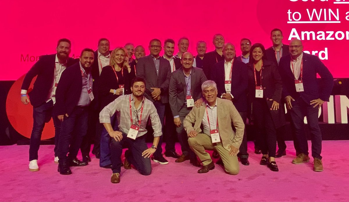 GeryCheckPoint1's tweet photo. El exitoso equipo de South of Latam en el #CPX2024. 😁

@CheckPointSW https://t.co/0vzNiTs6xt
