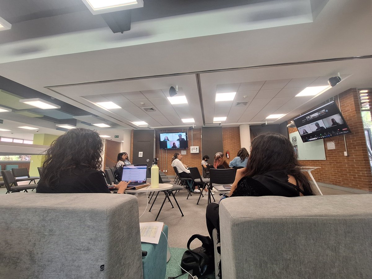IF_UNAM's tweet photo. Nos visitan estudiantes de física para compartir y resolver con #CUWIP-México sus inquietudes profesionales y personales 👏 https://t.co/GwO5D3JEdu