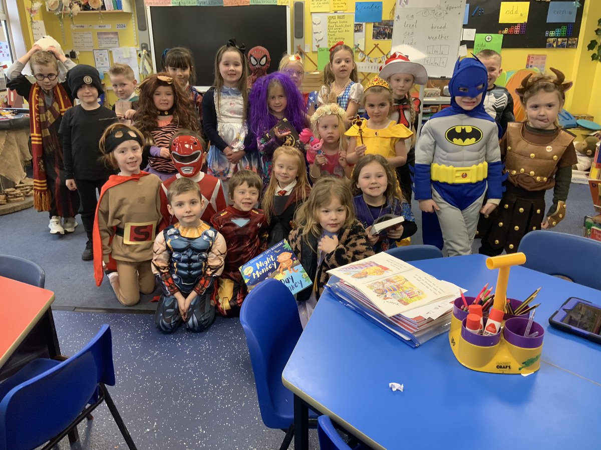 Year 1 had a fun filled day today. We read lots of stories, wrote about our book characters and listened to a story from @BurnleyYT . Everyone looked wonderful!  ￼
