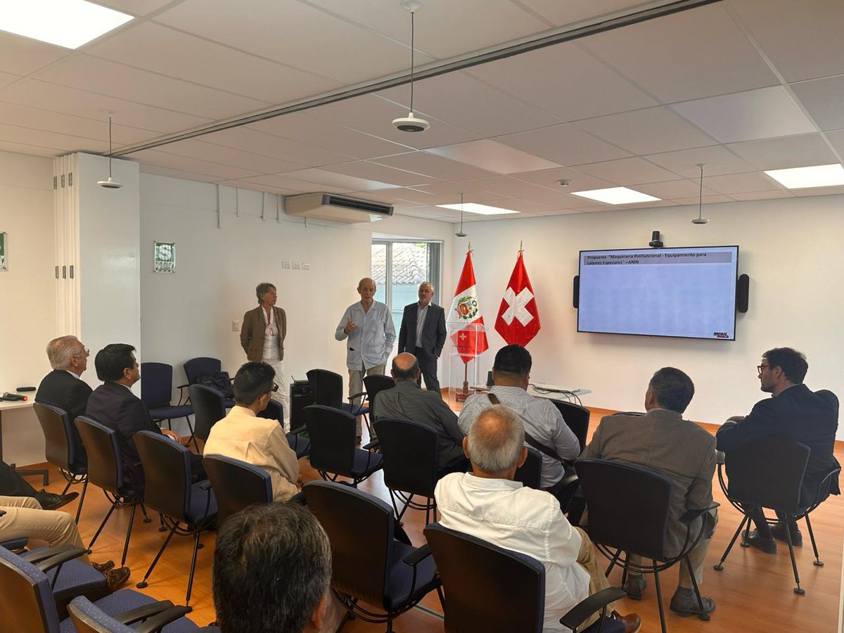 SwissChamPeru's tweet photo. El jueves 29 de febrero, la empresa suiza Menzi Muck presentó la innovadora Retroexcavadora Araña, solución versátil para terrenos irregulares y de difícil acceso que trabaja en los lugares más empinados de los Alpes suizos. 

#theSwissway https://t.co/Y5cz0bTQNK