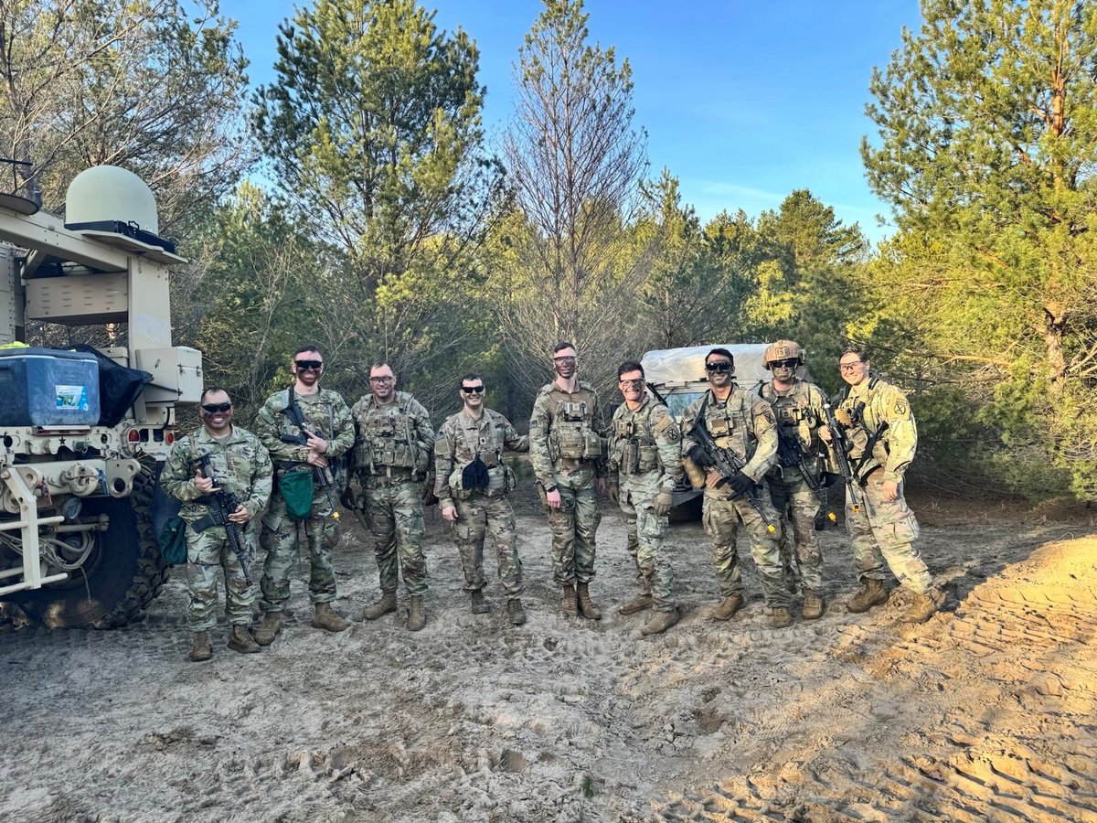 What’s the sound of Artillery?! Boom! Boom! 💥 3-6 FA participates in Mountain Peak as they execute Table XVIII live fire. Mountain Peak is an exercise that focuses on collective warfighting skills. The intensive training gives Warriors the skills needed for future…