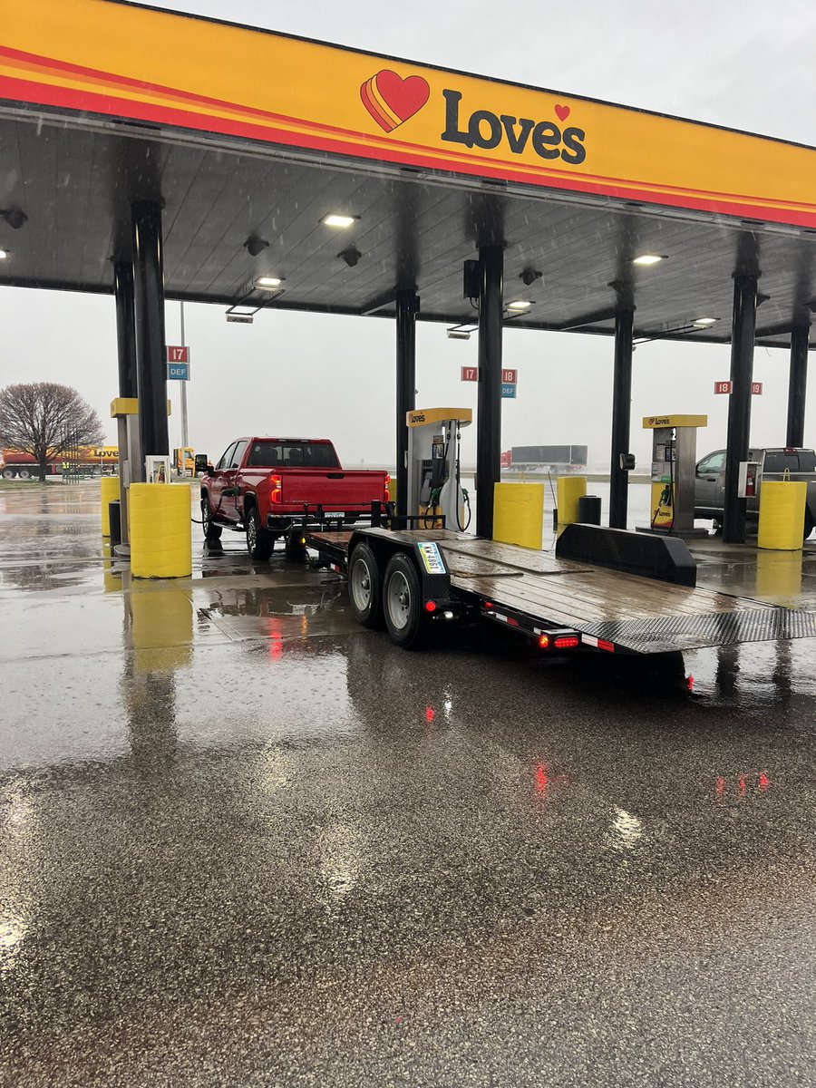 Chad_Spellman's tweet image. It’s time for @LovesTravelStop to start being able to use a credit card at the pump for diesel. 2 trip in the rain in the store gets old