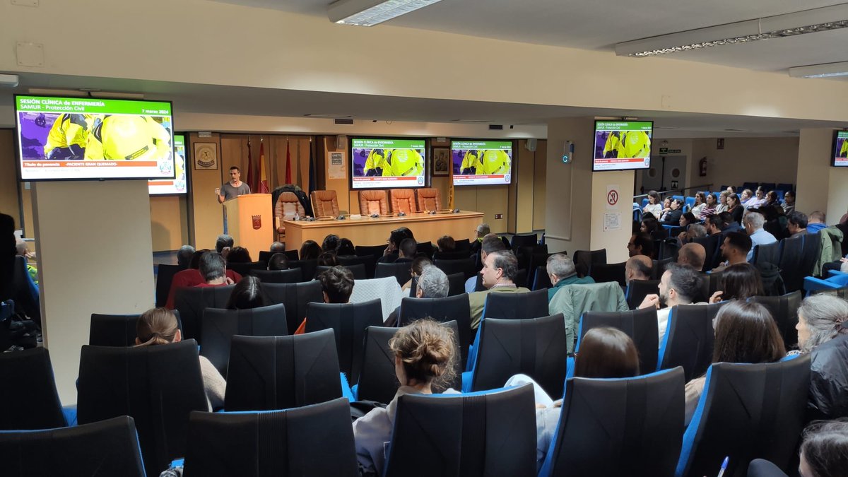 SAMUR_PC's tweet photo. Hoy ha tenido lugar en nuestra Base Central una nueva Sesión Clínica de Enfermería en la que nuestros compañeros enfermeros nos han contando 4 casos clínicos y se ha puesto en común evidencia científica y procedimientos asistenciales. https://t.co/FaNFsLCMhf