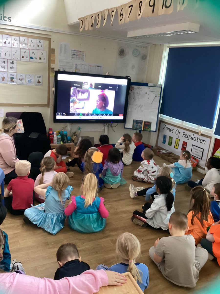 Miss Davison tweet media