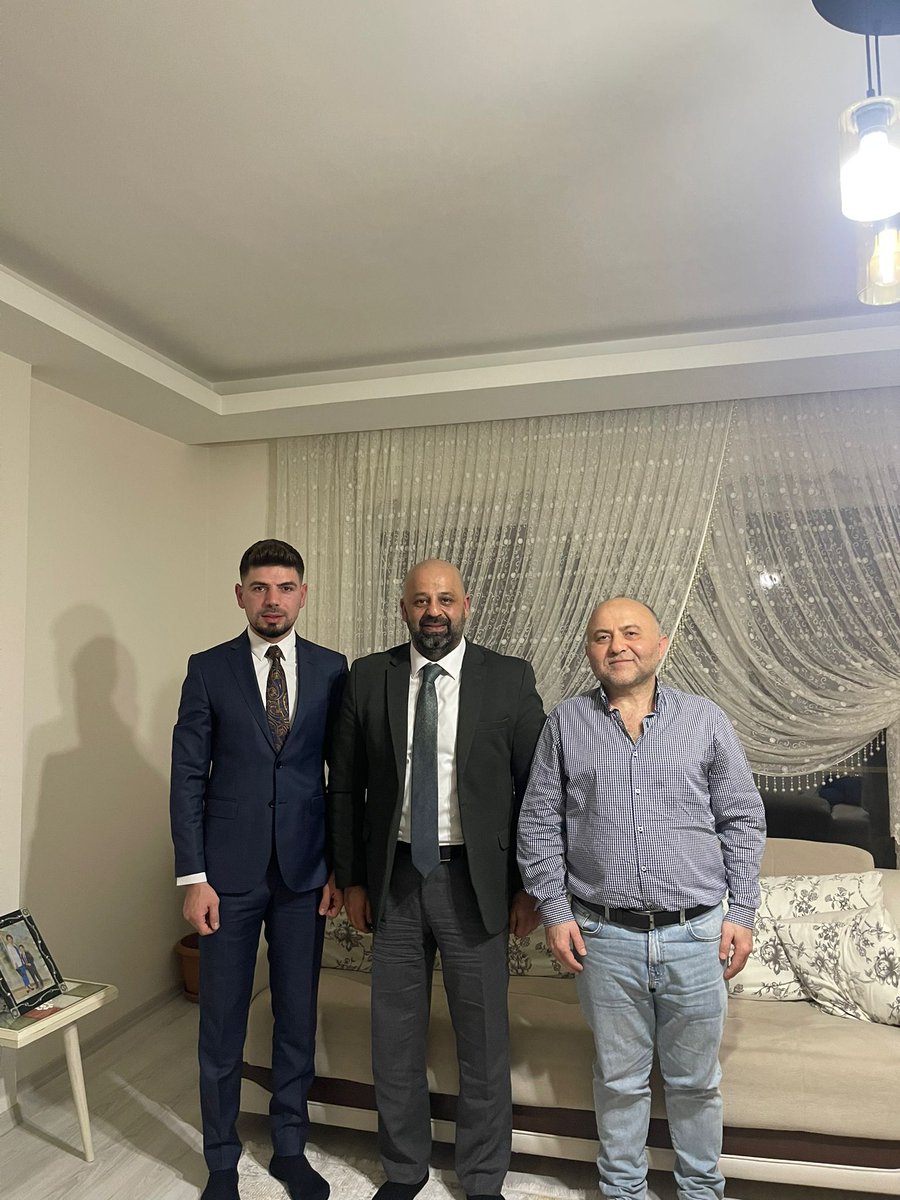 MHPpendik_'s tweet photo. Genel Başkanımızın talimatları ile #KomşumNasılsın ziyaretleri kapsamında bugün;  Pendik Belediye Meclis Üyesi Adayımız Sn. Selim HALICI ve Bölge Başkanımız Batı Mahallemizde SOBACI ailesinin  misafiri oldular.

Cumhur İttifakımızın başarısı için, her eve, her gönüle dokunmaya devam edeceğiz. Ayırmadan ayrışmadan, İstanbul ve Pendik'imiz için canla başla.

Kendilerine misafirperverlikleri ve hoş sohbetleri için teşekkür ederiz. 07.03.2024

@MHP_Bilgi
@_MHPistanbul_

@sertel_selim
@YasarKaba17
@hakanaslan1968
@slmhlc

#sanadeğerpendik #milliyetçihareketpartisi #mhppendik #pendikmhp #mhpistanbul #Türkgün #CumhurBizimTürkiyeHepimizin #PendikBizimTürkiyeHepimizin