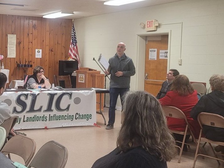 CTGUAlbany's tweet photo. Thank you #Schenectady #Landlords Influencing Change (SLIC) for the opportunity to speak about how #AI tools &amp; #CommunityEngagement strategies can improve #qualityoflife throughout a #city when they are co-created with #researchers, #localgovernment &amp; #community partners. https://t.co/pBEgH7Bz26