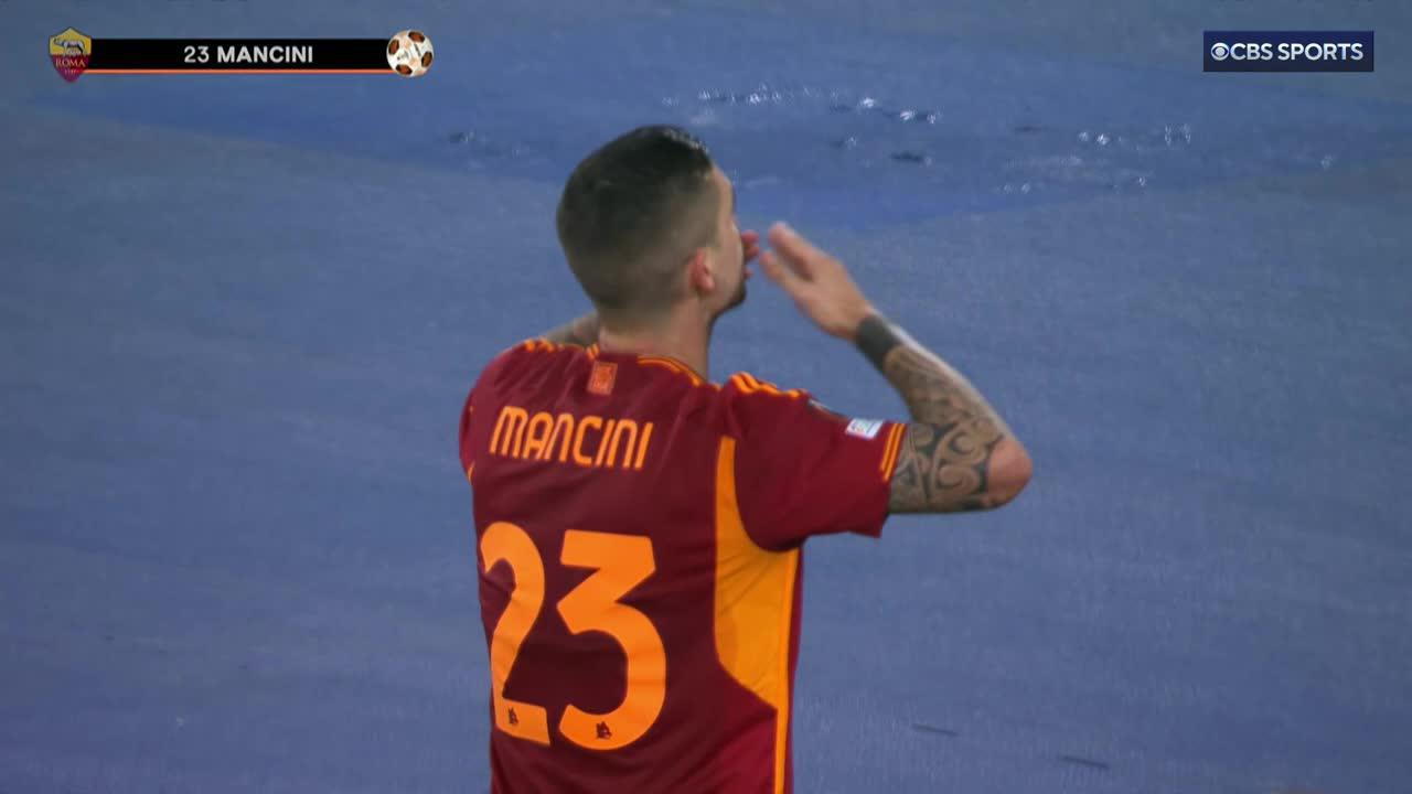 Gianluca Mancini gets in on the act for Roma! 🐺