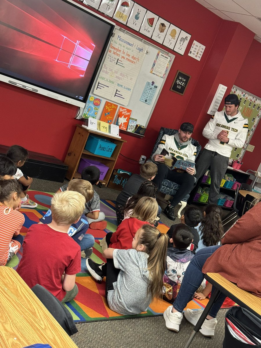 Read Across America Week!! Thank you Dardanelle Primary for allowing us to come by and read to your students!
#LinkItUp🔗