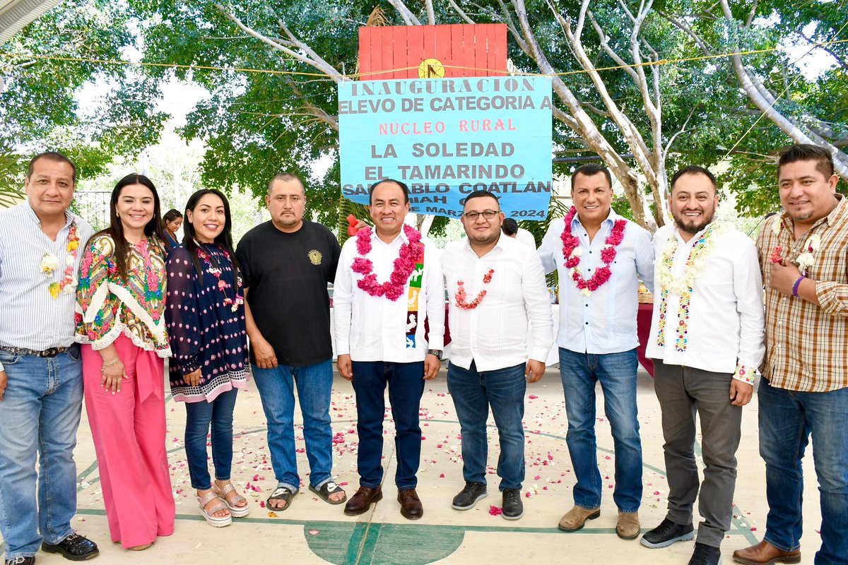 Esta tarde en San Pablo Coatlán, hicimos entrega a las autoridades de “la Soledad el Tamarindo”, del decreto por el que se aprueba el reconocimiento con el nombre y denominación política como núcleo rural a la localidad.  <a href="/AbrahamLopezmtz/">Abraham Lopez</a>