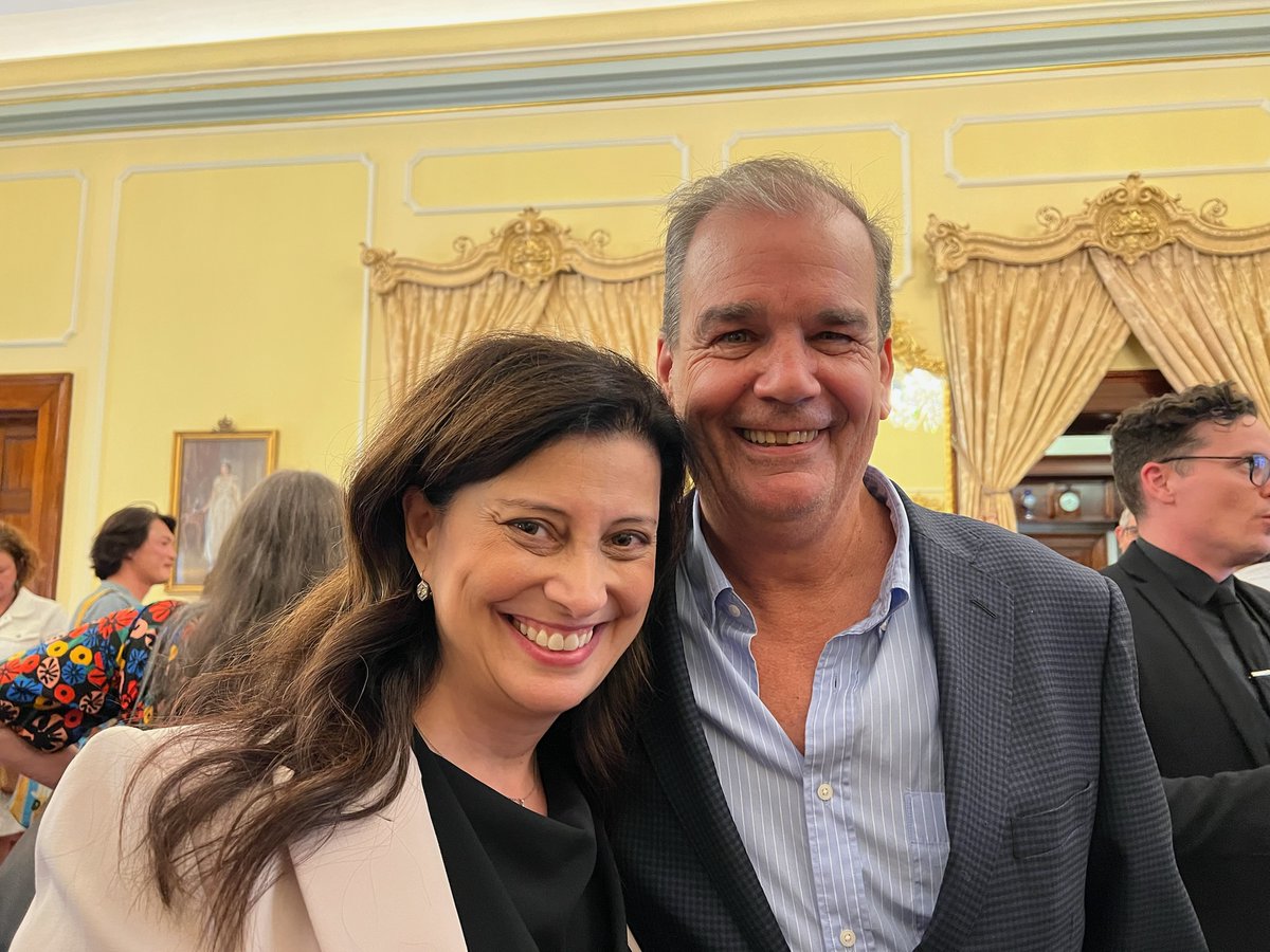 🌟 <a href="/darrenleecole/">DARREN   LEE    COLE</a> is excited to join forces with Andrea Michaels MP, Minister of Arts for S.A., in celebrating the vibrant culture of Adelaide! Let's continue to embrace creativity and diversity together! #adlfringe #AdelaideFringe #ArtsAdvocacy #CultureMatters   <a href="/michaels_andrea/">Andrea Michaels MP</a>