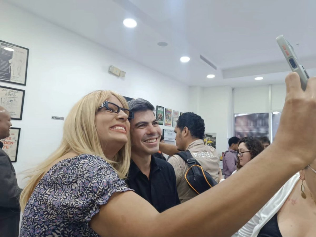 Richard_Morales's tweet photo. Ni indolentes ni indiferentes ante la discriminación. No se pueden postergar los derechos. Las otras candidaturas no asistieron a la presentación del Pacto por la población LGBTIQ+. No les importa el sufrimiento de nuestros compatriotas. https://t.co/VelRPoQbrr