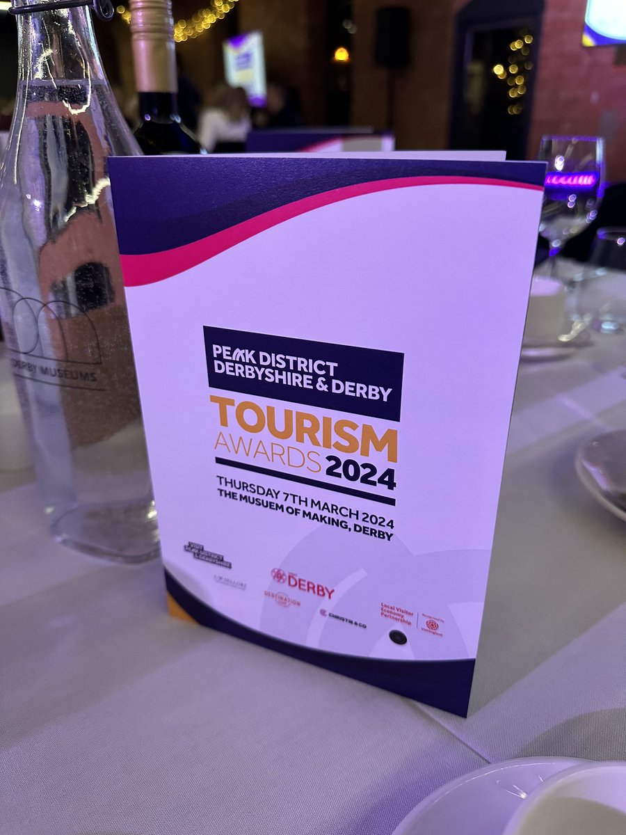 Congratulations to the finalists & winners of tonight’s Peak District, Derbyshire & Derby Tourism Awards, held at @derbymuseums Museum of Making. Special congrats to @TPOWBaslow to whom I presented the award for Pub of the Year! 🍺 @vpdd @VisitDerby #pdddtourismawards