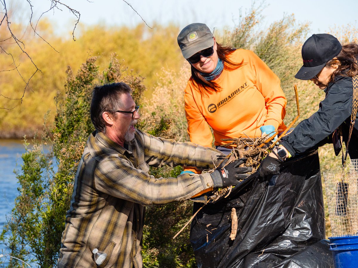 BroadbentAssoc's tweet photo. Last Saturday, volunteers from our Las Vegas office participated in a city-sponsored cleanup of the Henderson Bird Viewing Preserve. The 140-acre Bird Preserve is located on the eastern edge of the Pacific Migratory Flyway and provides a respite for thousands of migratory birds. https://t.co/LutX6a4Rgl