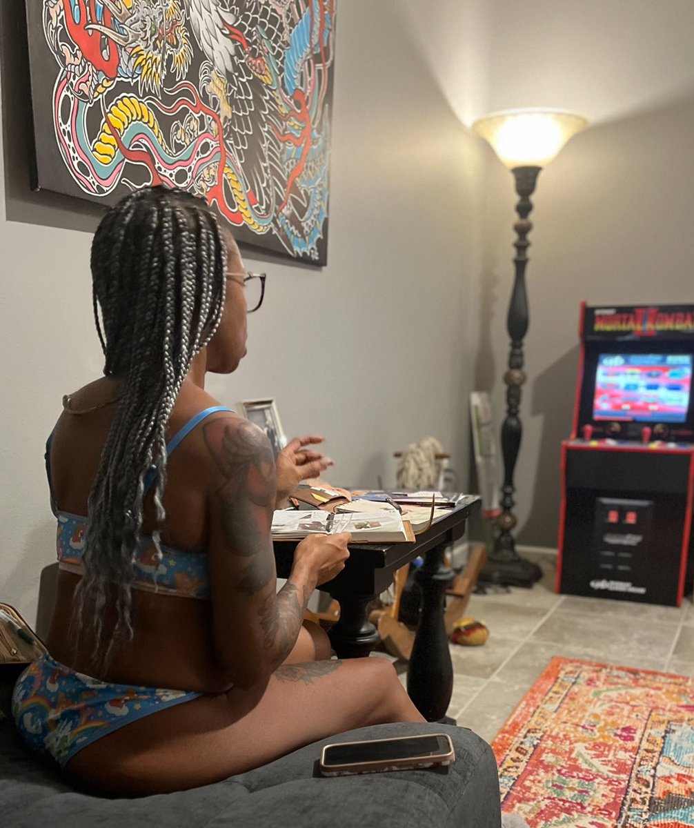 RobbyClever's tweet photo. #gooddaddy pic. Daisy 🌼 playing with her stationary. #silverfoxx #milf #ebonymilf #beautifulgirl #cutiewithabootie #cutie https://t.co/F7po4kMTjM