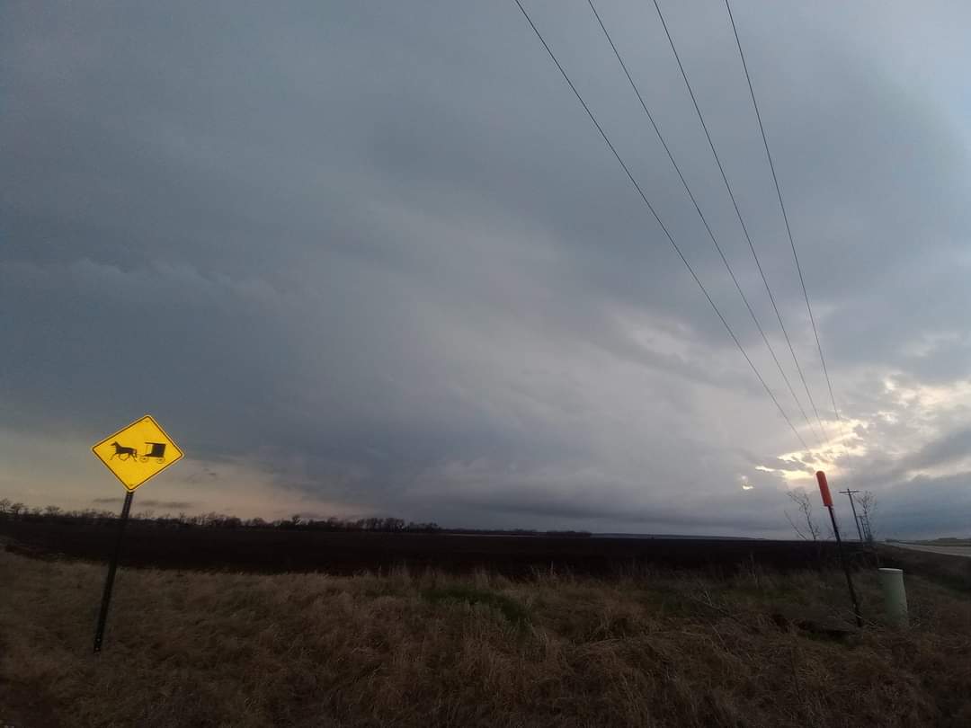 QadeerA8647's tweet photo. Tornado Caney Kansas https://t.co/NKcdBArwbD