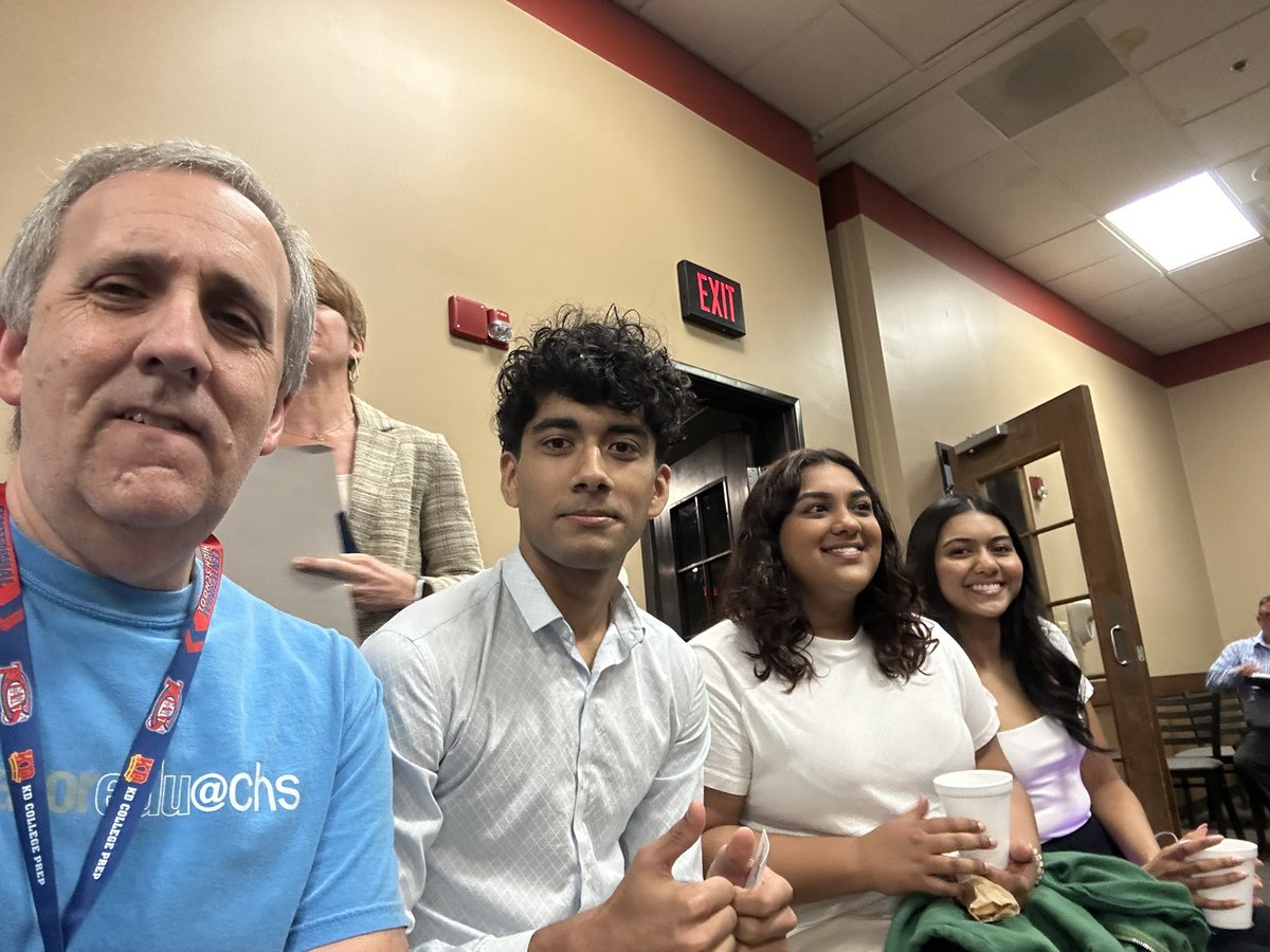trthompson68's tweet photo. Centennial HS Incubatoredu group #careerquake had the opportunity to attend #FriscoChamberOfCommerce meeting today.  They nailed their 30 second introduction.  Great opportunity for these students.  
#cen10titans #titannation #futureready #incubatoreduchs #networking #friscoisd https://t.co/K0JHO4yRat