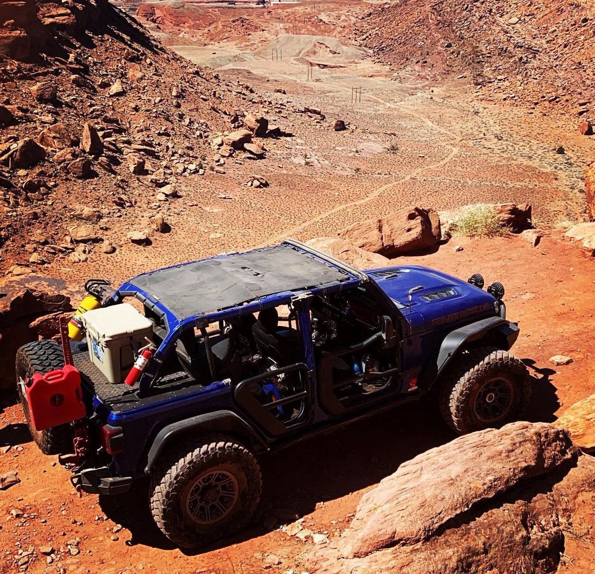 SpiderWebShade's tweet image. We are throwing it back this Thursday to Cliffhanger, EJS 2021! 🙌 The desert sun is no match for @spiderwebshade shadetops! ☀️ Stay protected from the sun’s harmful rays with a @spiderwebshade shadetop of your own! 😎#spiderwebshade #shadebrigade #swsrepost #moab #tbt