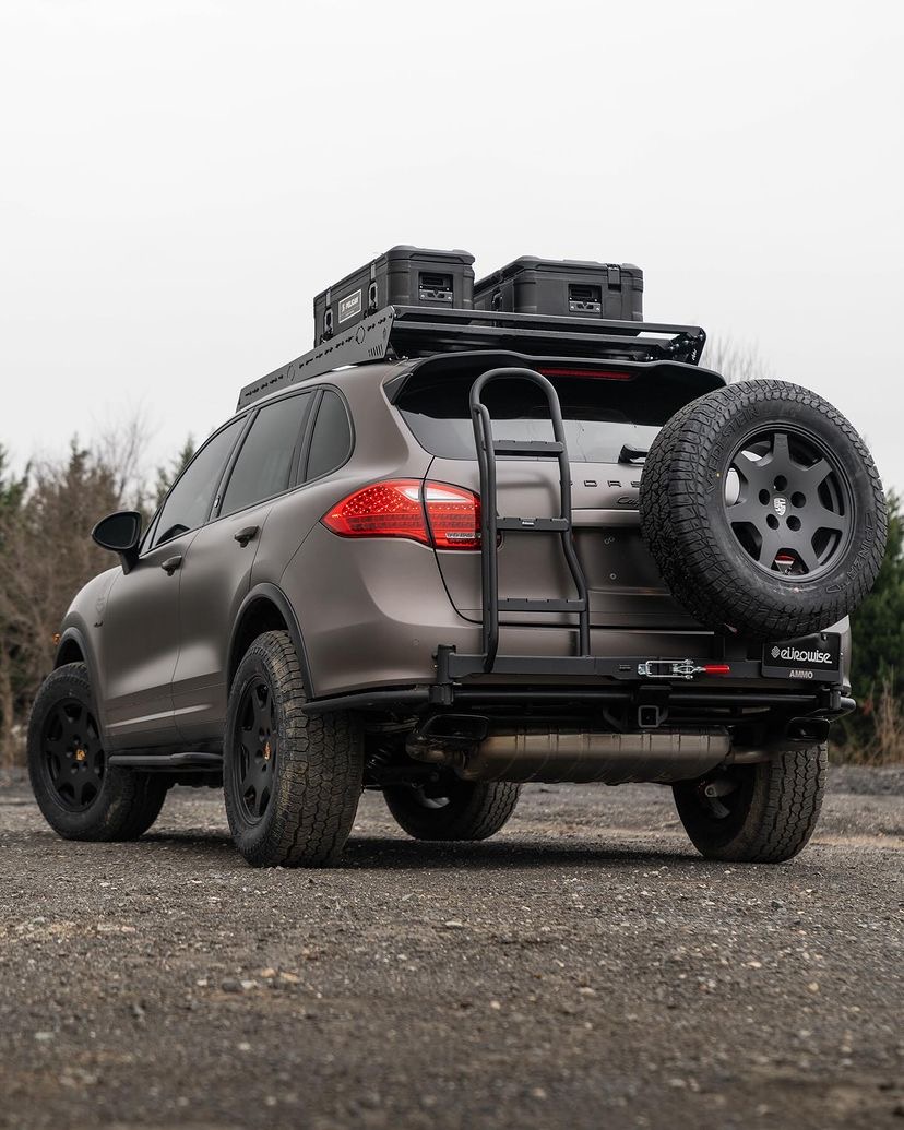 @eurowise_performance and @ammonyc recently wrapped up this Porsche 958 Cayenne build equipped w/ BX90R & BX55S Cargo ⚡ Boy, this build looks good 🔥 📸 // @eurowise_performance #pelicanproducts #builttoprotect #cargo #porsche #offroad #offroadnation #offroadlife