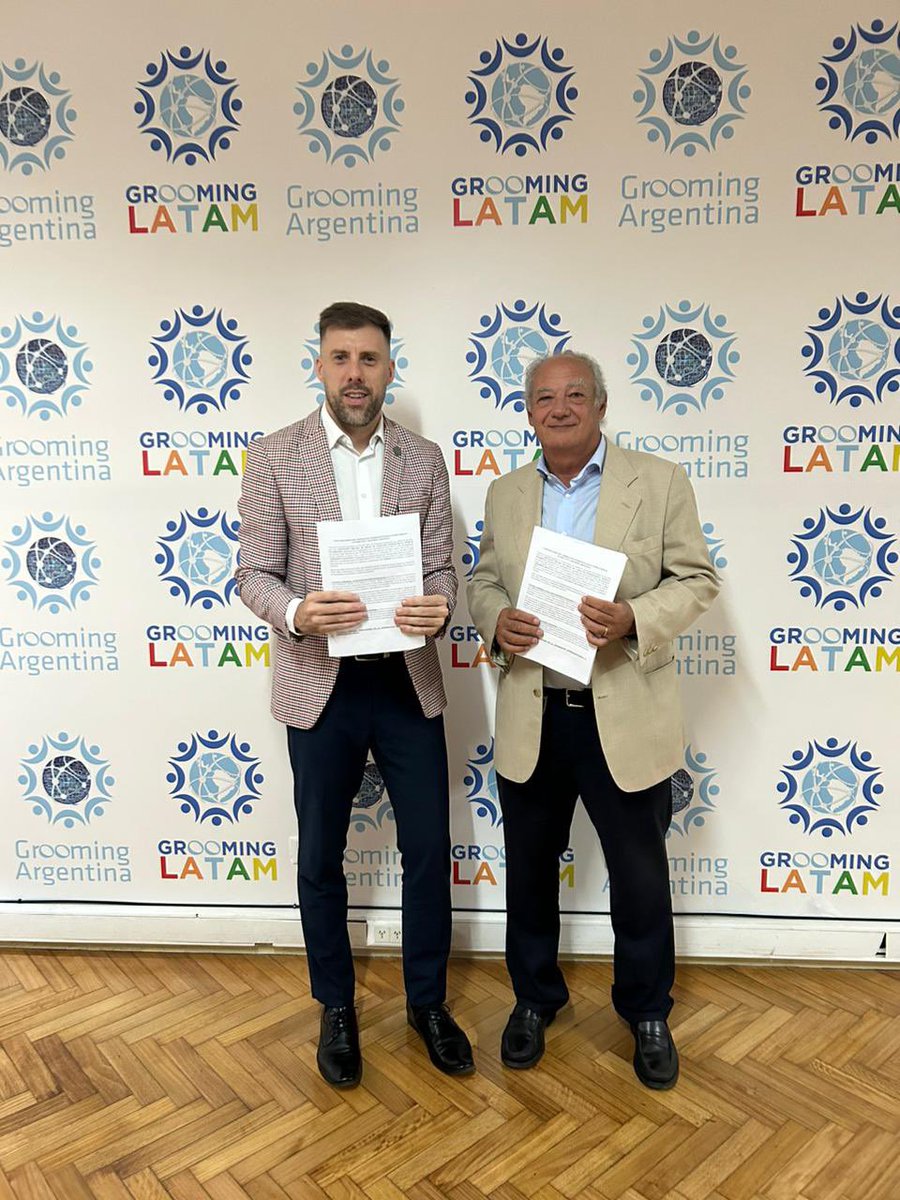 GroomingArg's tweet photo. 🤝🏻✍️ Celebramos la firma de convenio con @Scholasok, fundado en 2013 sobre el legado cultural y educativo de @Pontifex_es. 

📄🖋️ Rubricaron la firma de este acuerdo nuestro Fundador, Dr. @HernanGNavarro junto al Teólogo, Co-Fundador y Director Mundial, @josemdelcorral. https://t.co/wAuKfSqEO3